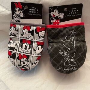 Disney Minnie Mouse 2 Mini mitt NWT brand new kitchen oven mitt